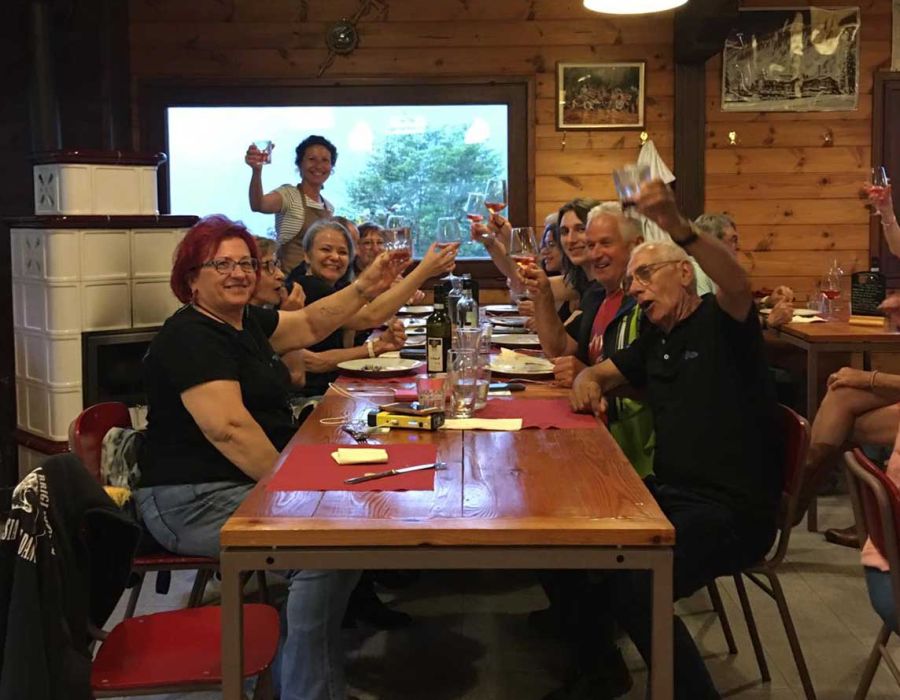 Una giornata di divertimento tra balli country, buon vino e gastronomia valsesiana!