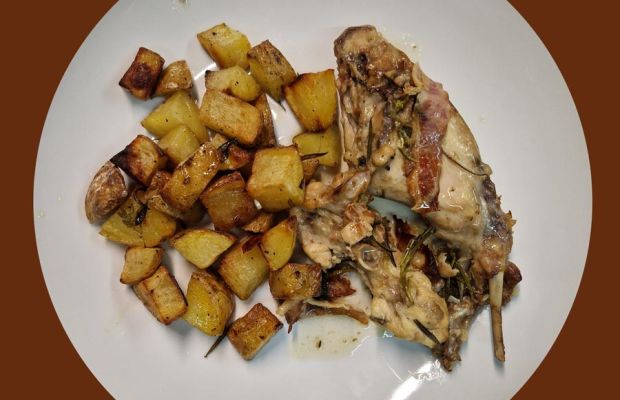 Coniglio alle erbe di montagna e pancetta