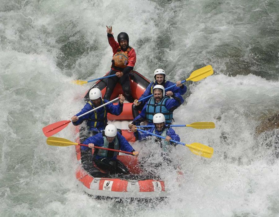 DIVERTITI SUL FIUME CON IL CENTRO CANOA RAFTING MONROSA!!