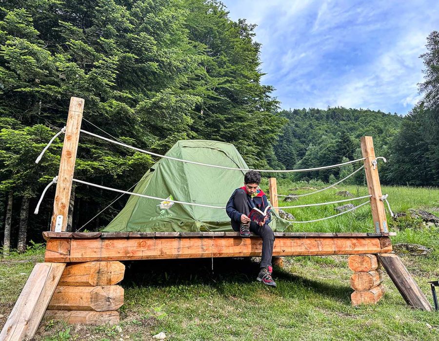 Un'avventura indimenticabile in Piemonte: Viaggiapiccoli esplora la Val Sermenza, la Val Sesia e il Rifugio Alpe Campo Rimasco